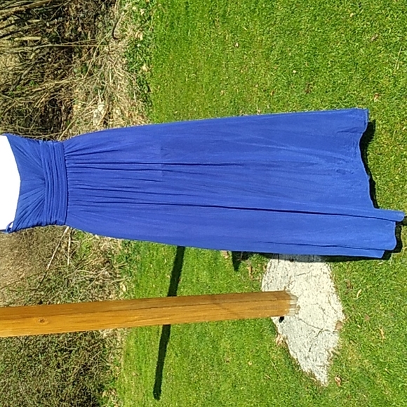 Prom gown size 4 - Picture 6 of 10